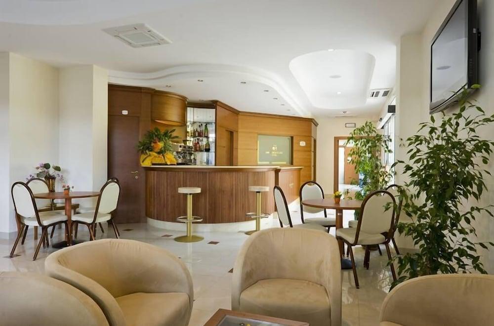 Hotel Ambasciatori ベラーリア・イジェア・マリーナ エクステリア 写真